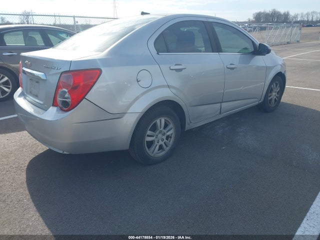 1G1JC5SH2E4142743 Chevrolet Sonic Lt Auto