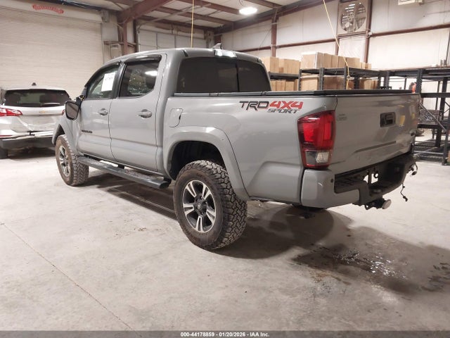 3TMCZ5AN8KM215510 Toyota Tacoma Trd Sport