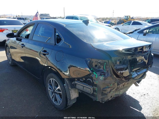 2023 KIA FORTE 3KPF24AD3PE630058 Photo 2