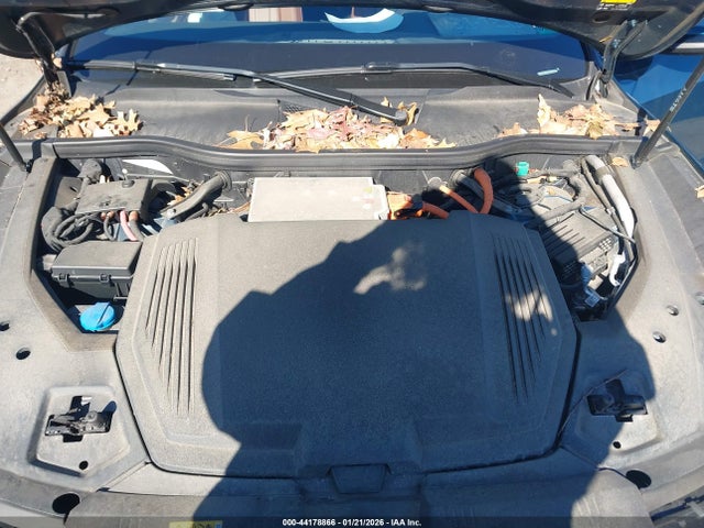 2023 AUDI E-TRON WA1AAAGE7PB009649 Photo 9