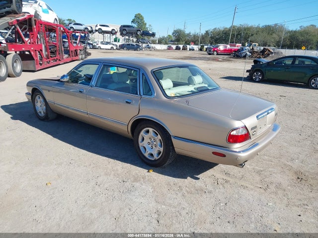 2001 JAGUAR XJ8 SAJDA24C71LF32414 Photo 2