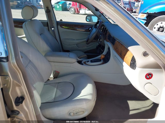 2001 JAGUAR XJ8 SAJDA24C71LF32414 Photo 4