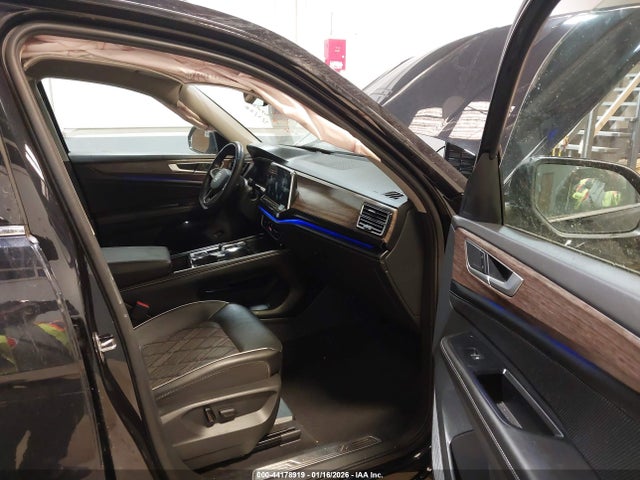 2024 Volkswagen Atlas 2.0t Sel Premium R-line მანქანა იყიდება აუქციონზე, vin: 1V2FR2CA2RC547040, აუქციონის ნომერი: 44178919