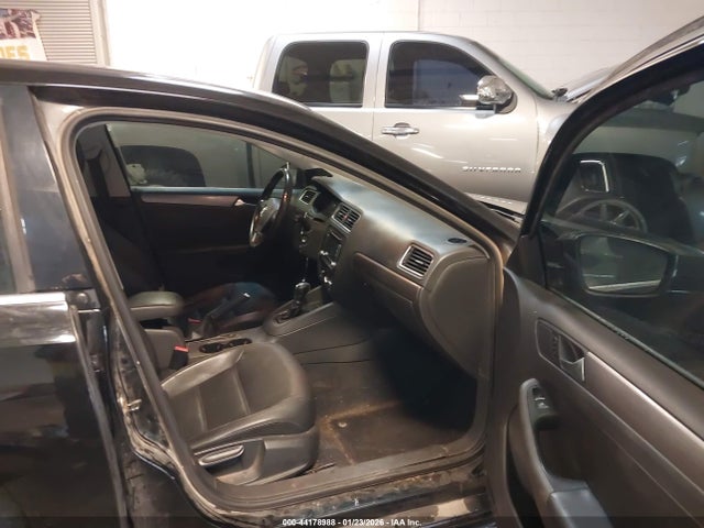 Продаж на аукціоні авто 2013 Volkswagen Jetta 2.0l Tdi, vin: 3VWLL7AJ8DM382217, номер лоту: 44178988
