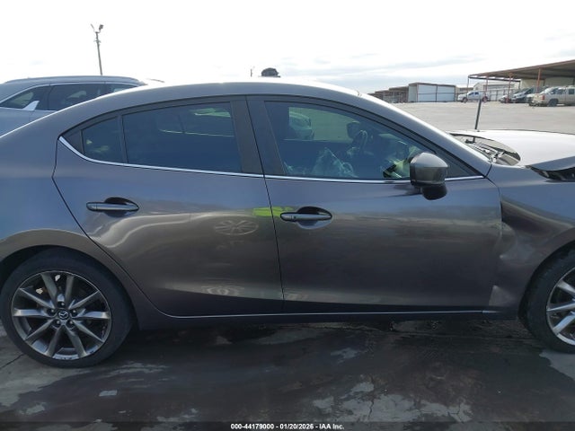 Aukcja sprzedaży 2018 Mazda Mazda3 Touring, vin: 3MZBN1V39JM216556, numer aukcji: 44179000