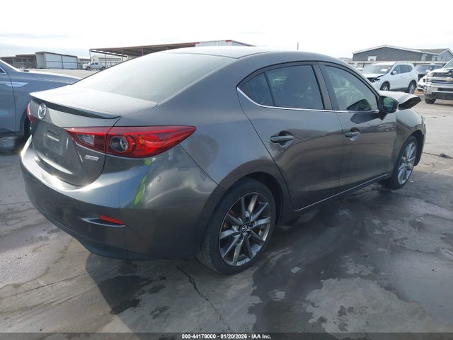 Aukcja sprzedaży 2018 Mazda Mazda3 Touring, vin: 3MZBN1V39JM216556, numer aukcji: 44179000