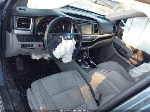2016 TOYOTA HIGHLANDER 5TDBKRFH0GS236031 Photo 4