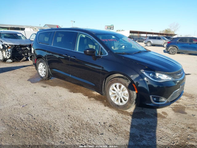 44179043 :رقم المزاد ، 2C4RC1FG2KR666374 vin ، 2019 Chrysler Pacifica Touring Plus مزاد بيع