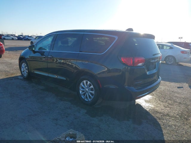 2019 Chrysler Pacifica Touring Plus მანქანა იყიდება აუქციონზე, vin: 2C4RC1FG2KR666374, აუქციონის ნომერი: 44179043