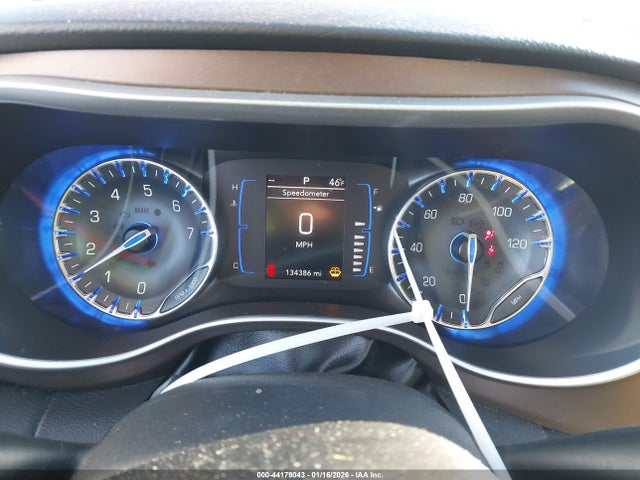 2019 Chrysler Pacifica Touring Plus მანქანა იყიდება აუქციონზე, vin: 2C4RC1FG2KR666374, აუქციონის ნომერი: 44179043