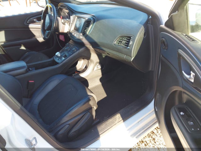 1C3CCCDG9FN522901 Chrysler 200 S