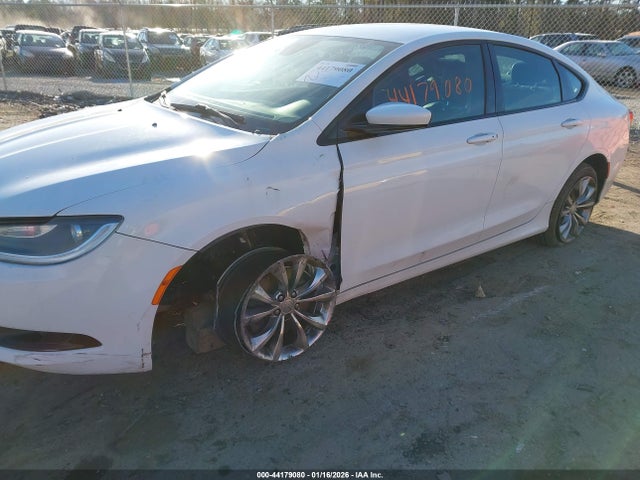 1C3CCCDG9FN522901 Chrysler 200 S