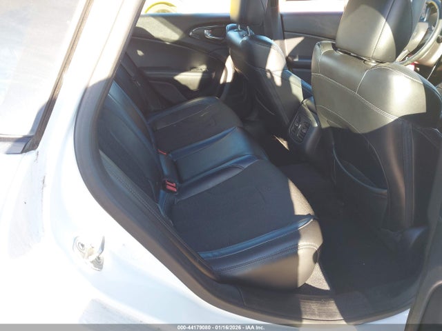 1C3CCCDG9FN522901 Chrysler 200 S