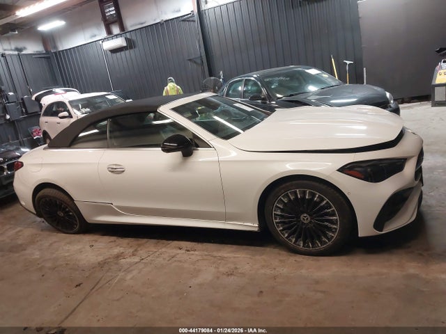 Продаж на аукціоні авто 2024 Mercedes-benz Cle 450 4matic, vin: W1KMK6BB1RF035806, номер лоту: 44179084