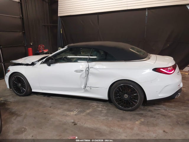 Продаж на аукціоні авто 2024 Mercedes-benz Cle 450 4matic, vin: W1KMK6BB1RF035806, номер лоту: 44179084