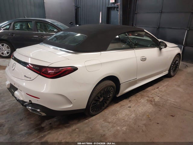Продаж на аукціоні авто 2024 Mercedes-benz Cle 450 4matic, vin: W1KMK6BB1RF035806, номер лоту: 44179084