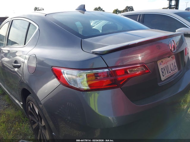 2017 ACURA ILX 19UDE2F8XHA007749 Photo 2