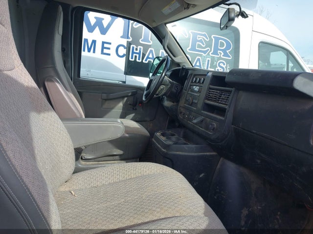 1GTW7AFG8L1193528 GMC Savana Cargo Rwd 2500 Regular Wheelbase Work Van