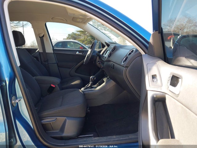 WVGBV7AX0HK042596 Volkswagen Tiguan 2.0t/2.0t S