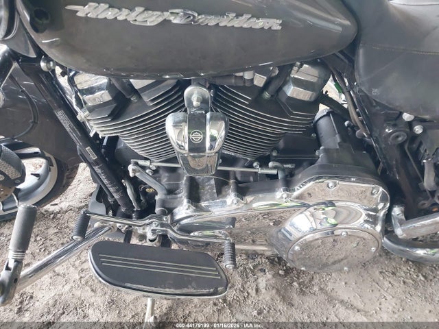 1HD1KHC18KB644207 Harley-Davidson FLTRX