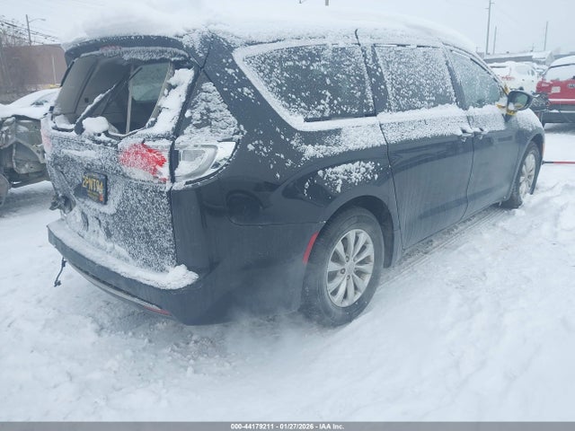 2018 CHRYSLER PACIFICA 2C4RC1FG5JR113295 Photo 3