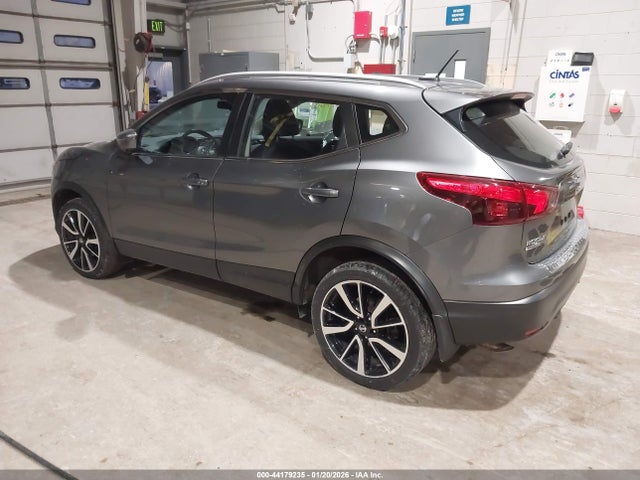 JN1BJ1CR6HW105594 Nissan Rogue Sport Sl