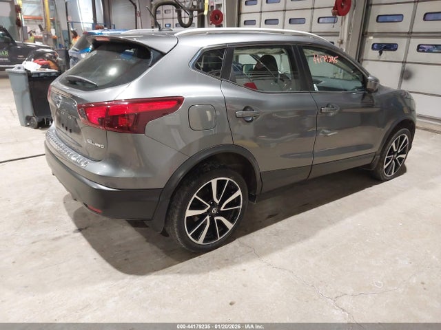 JN1BJ1CR6HW105594 Nissan Rogue Sport Sl