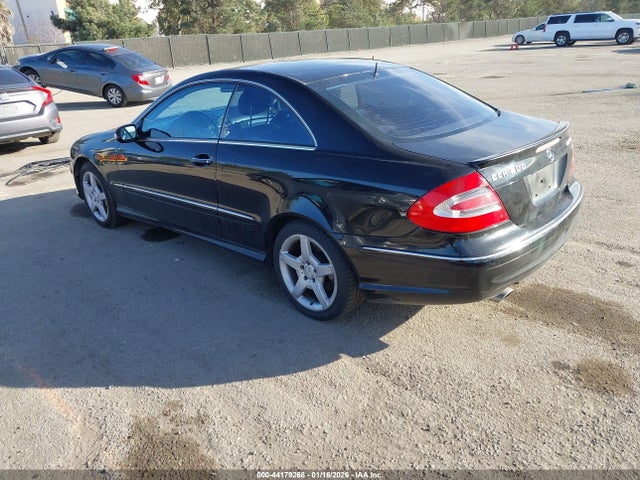 2005 MERCEDES-BENZ CLK 500 WDBTJ75J85F144371 Photo 2