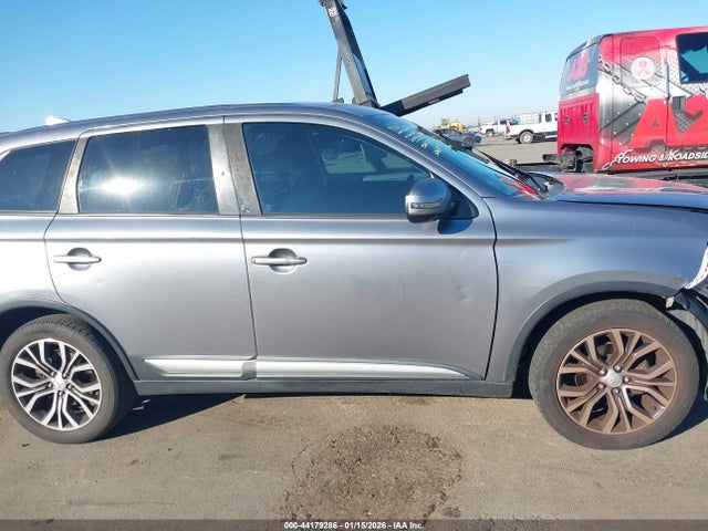 Mitsubishi Outlander Se 2017 JA4AD3A30HZ043922 Image 13