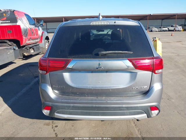 Mitsubishi Outlander Se 2017 JA4AD3A30HZ043922 Image 16
