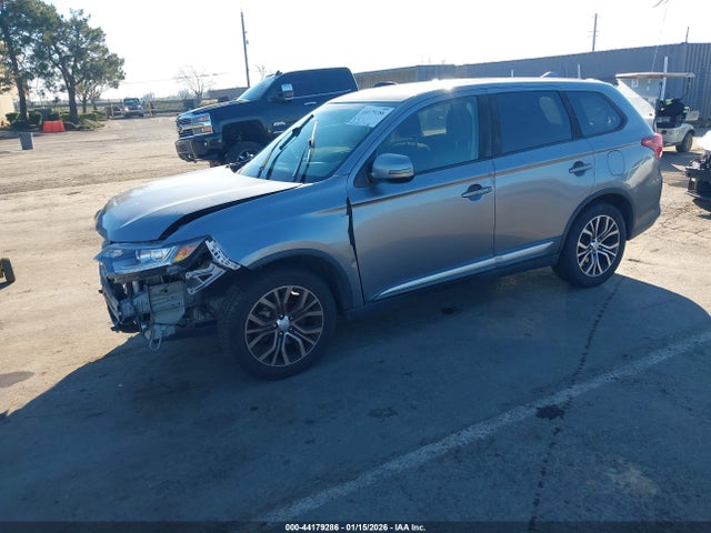 Mitsubishi Outlander Se 2017 JA4AD3A30HZ043922 Image 2