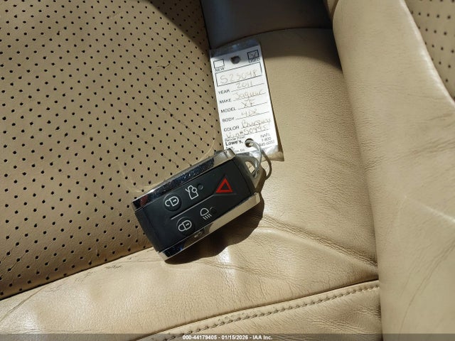 2011 JAGUAR XF SAJWA0GBXBLS09456 Photo 10