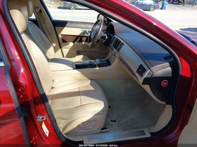 2011 JAGUAR XF SAJWA0GBXBLS09456 Photo 4
