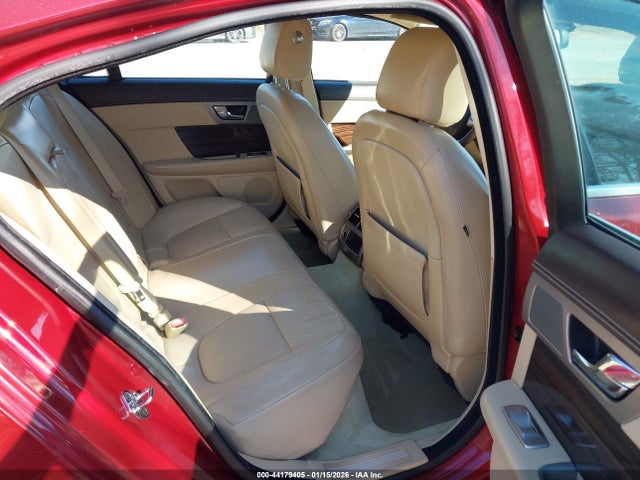 2011 JAGUAR XF SAJWA0GBXBLS09456 Photo 7