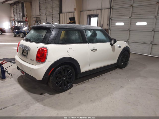 2018 MINI HARDTOP WMWXP5C56J2G62668 Photo 3