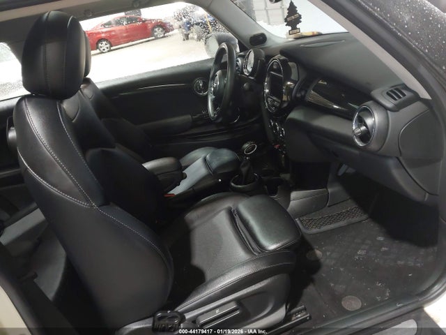2018 MINI HARDTOP WMWXP5C56J2G62668 Photo 4
