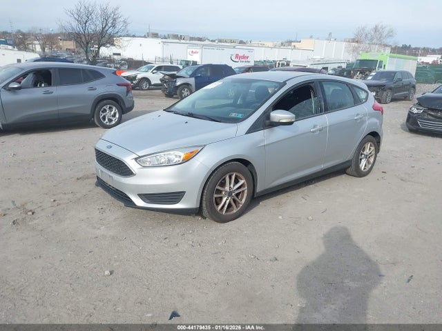 Ford FOCUS SE 2015 1FADP3K2XFL282464 Image 2