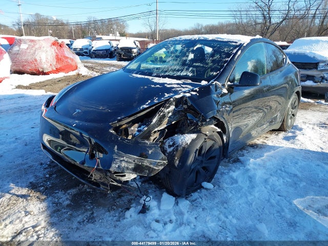 2024 TESLA MODEL Y 7SAYGAEE8RF153025 Photo 1