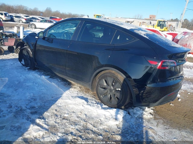 2024 TESLA MODEL Y 7SAYGAEE8RF153025 Photo 2