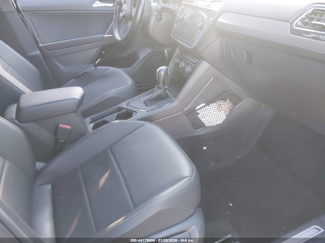 Продажа на аукционе авто 2020 Volkswagen Tiguan 2.0t Se/2.0t Se R-line Black/2.0t Sel, vin: 3VV3B7AX7LM166871, номер лота: 44179506