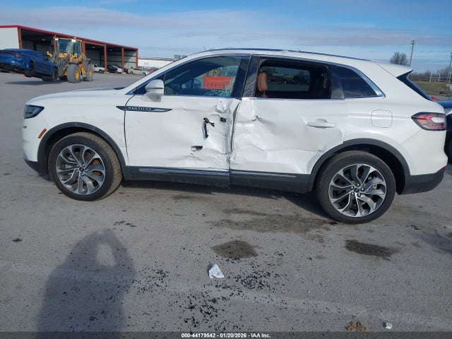 2021 LINCOLN NAUTILUS 2LMPJ8K93MBL18365 Photo 2