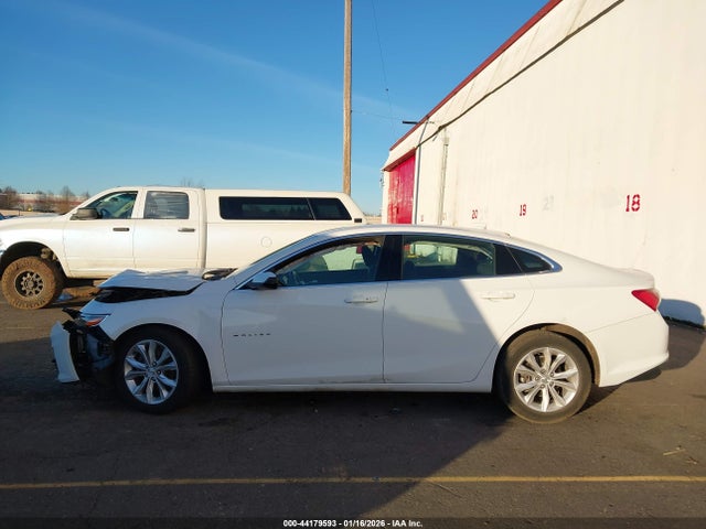 1G1ZD5ST9NF153196 Chevrolet Malibu Fwd Lt