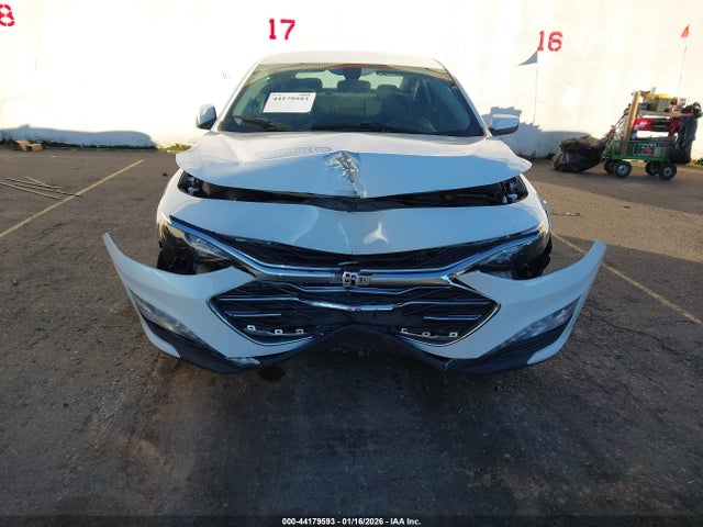 1G1ZD5ST9NF153196 Chevrolet Malibu Fwd Lt