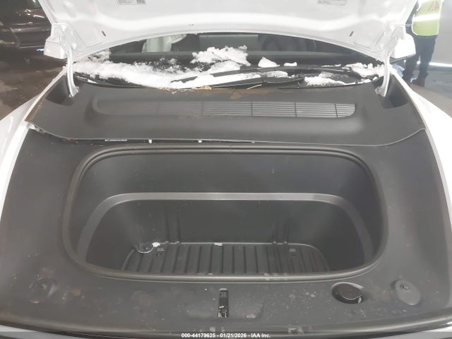 2026 TESLA MODEL Y 7SAYGDEE0TA488690 Photo 9