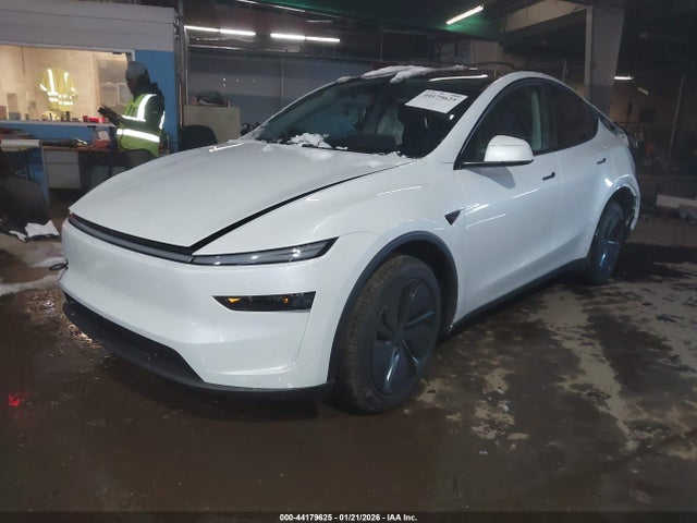 2026 TESLA MODEL Y 7SAYGDEE0TA488690 Photo 1