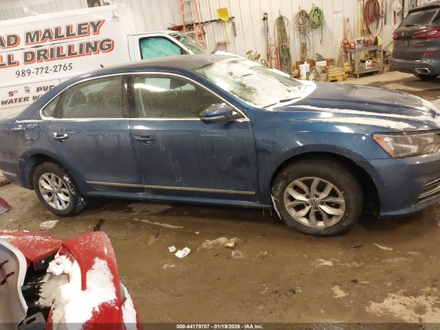44179707 :رقم المزاد ، 1VWAT7A32GC014890 vin ، 2016 Volkswagen Passat 1.8t S مزاد بيع