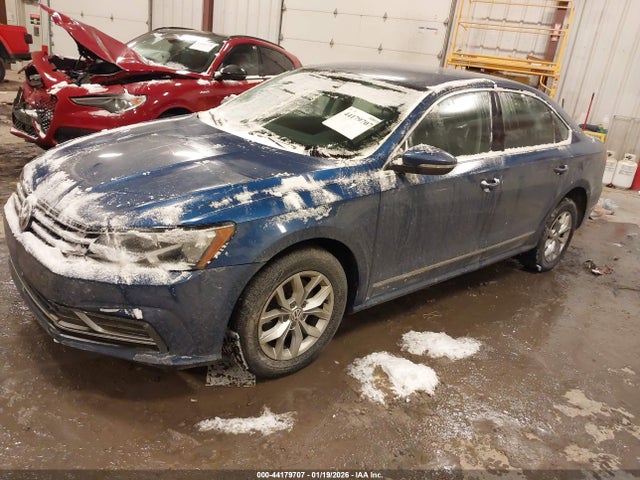 44179707 :رقم المزاد ، 1VWAT7A32GC014890 vin ، 2016 Volkswagen Passat 1.8t S مزاد بيع