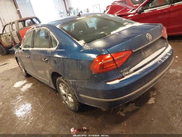 44179707 :رقم المزاد ، 1VWAT7A32GC014890 vin ، 2016 Volkswagen Passat 1.8t S مزاد بيع