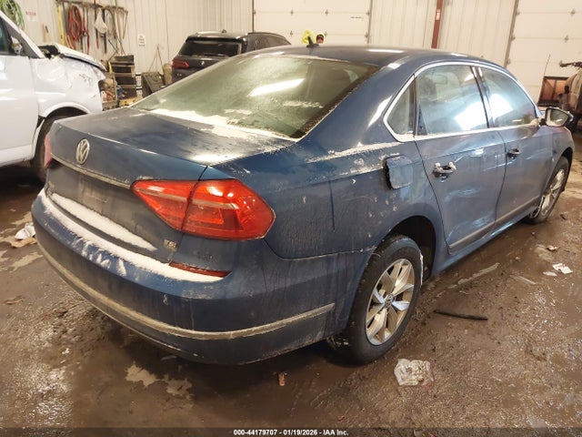 44179707 :رقم المزاد ، 1VWAT7A32GC014890 vin ، 2016 Volkswagen Passat 1.8t S مزاد بيع