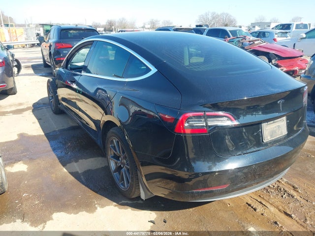 2019 TESLA MODEL 3 5YJ3E1EA3KF410267 Photo 2
